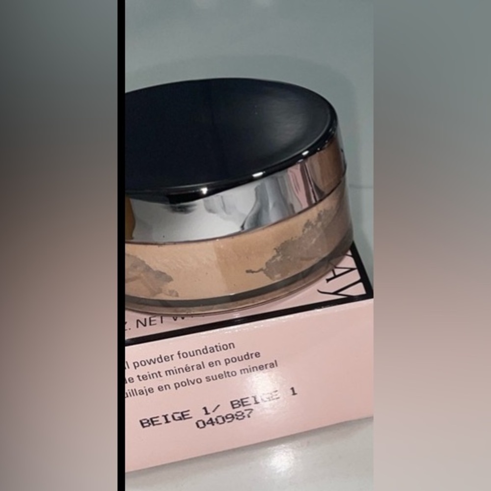 Mary Kay Beige Foundation Trio with Brush